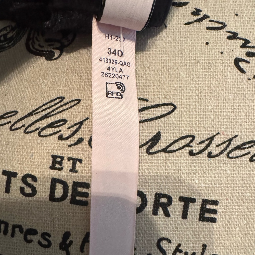 NWOT - Victoria’s Secret T-Shirt Push-Up Bra 34D - Picture 8 of 8